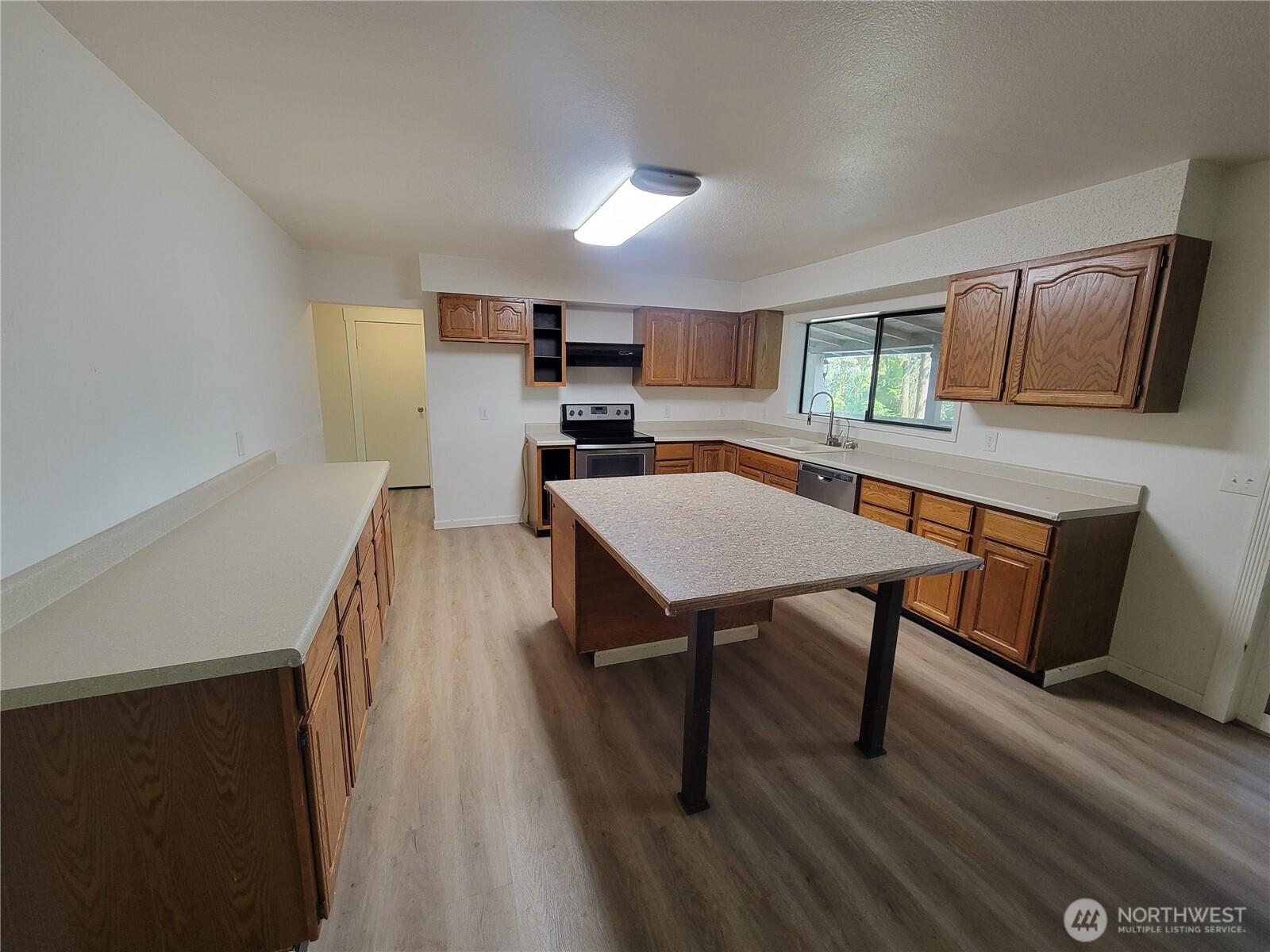 111 Ne Briggadun Drive Property Photo 13