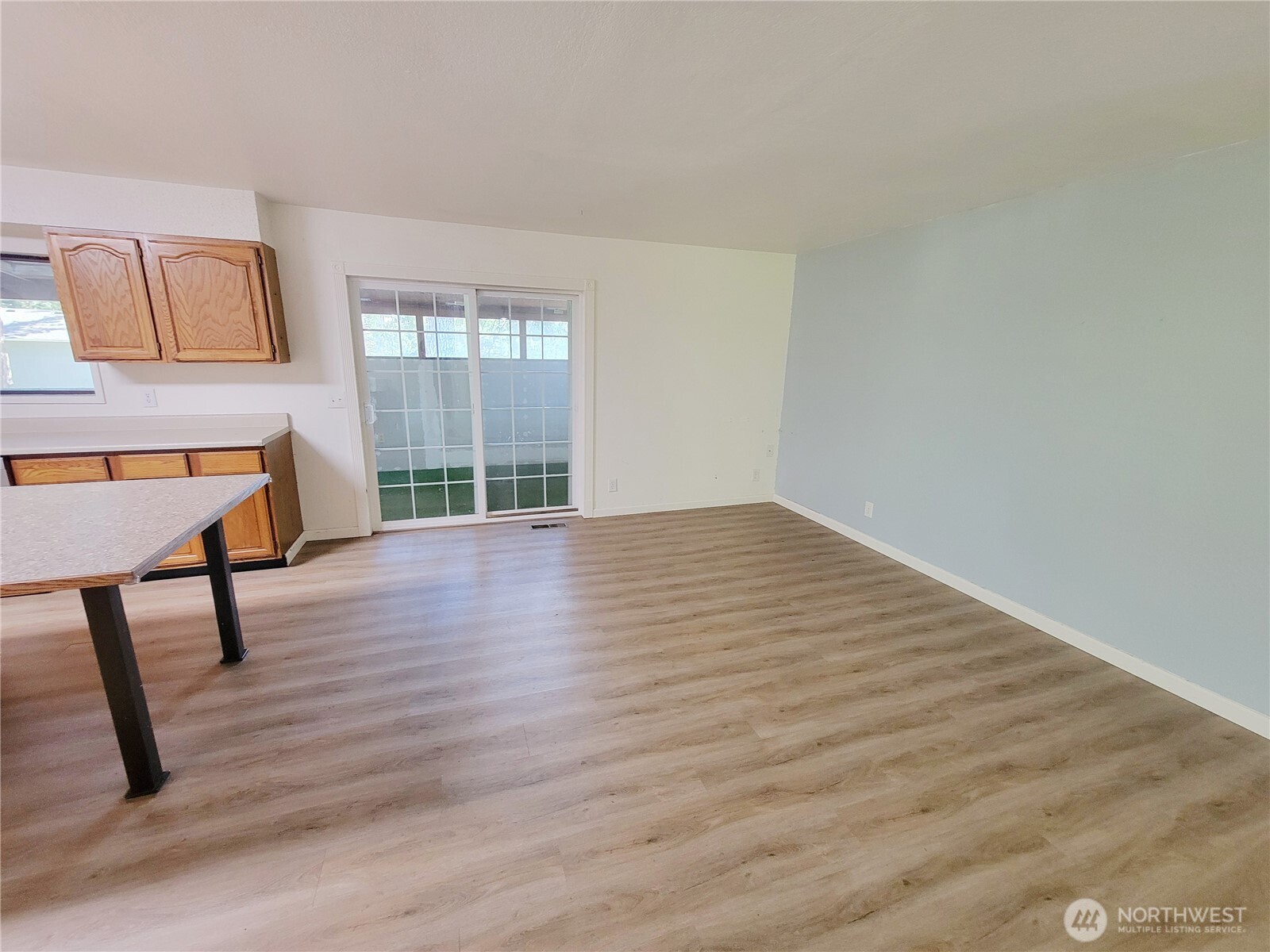 111 Ne Briggadun Drive Property Photo 14