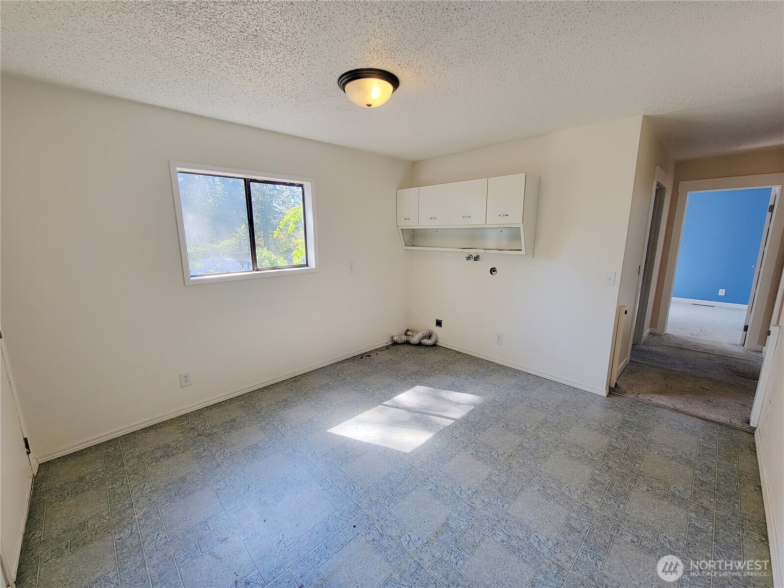 111 Ne Briggadun Drive Property Photo 18