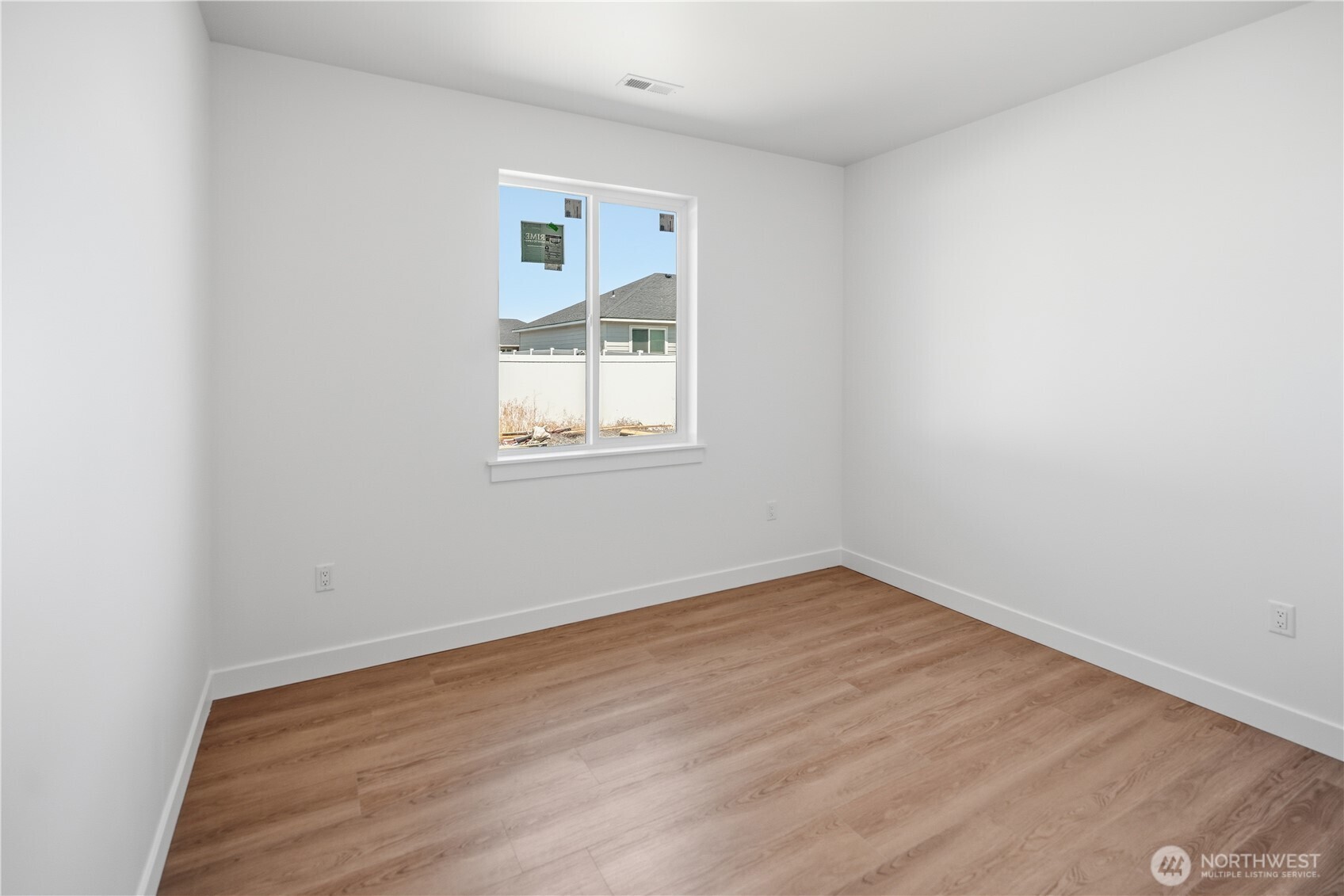 909 Ne 6th Avenue Property Photo 12