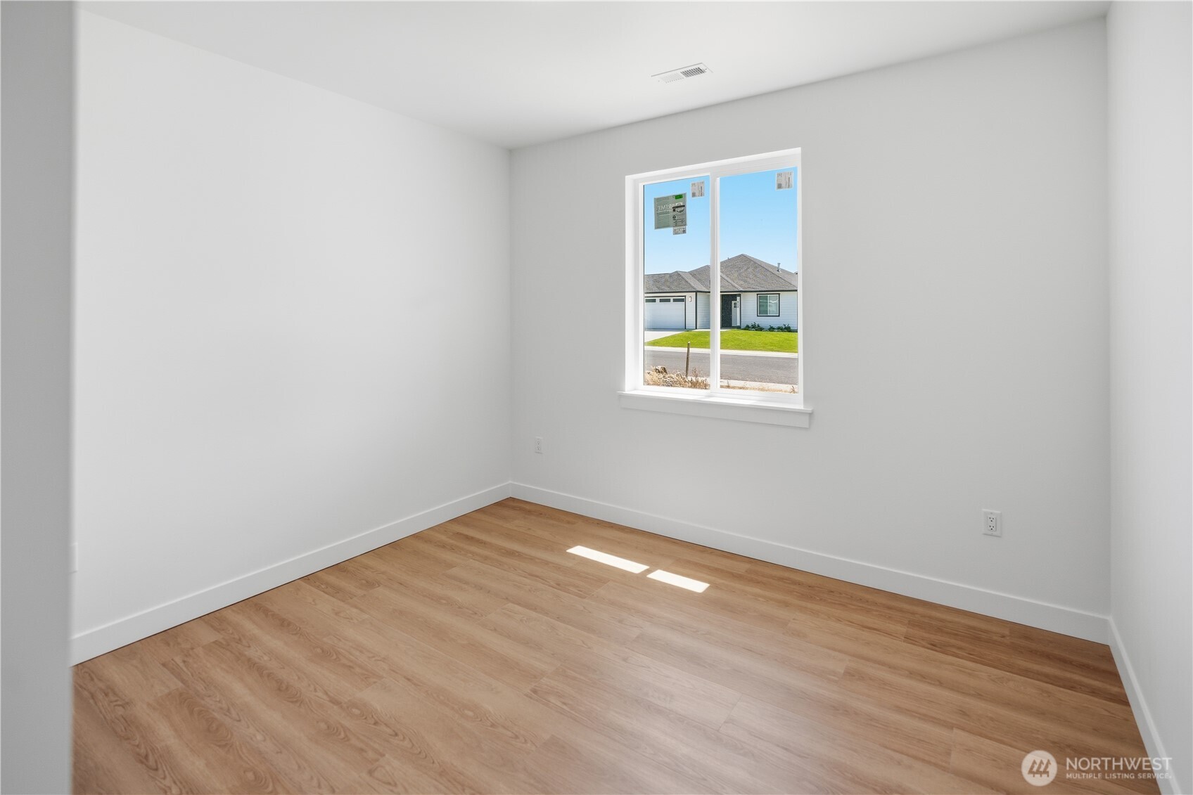 909 Ne 6th Avenue Property Photo 16