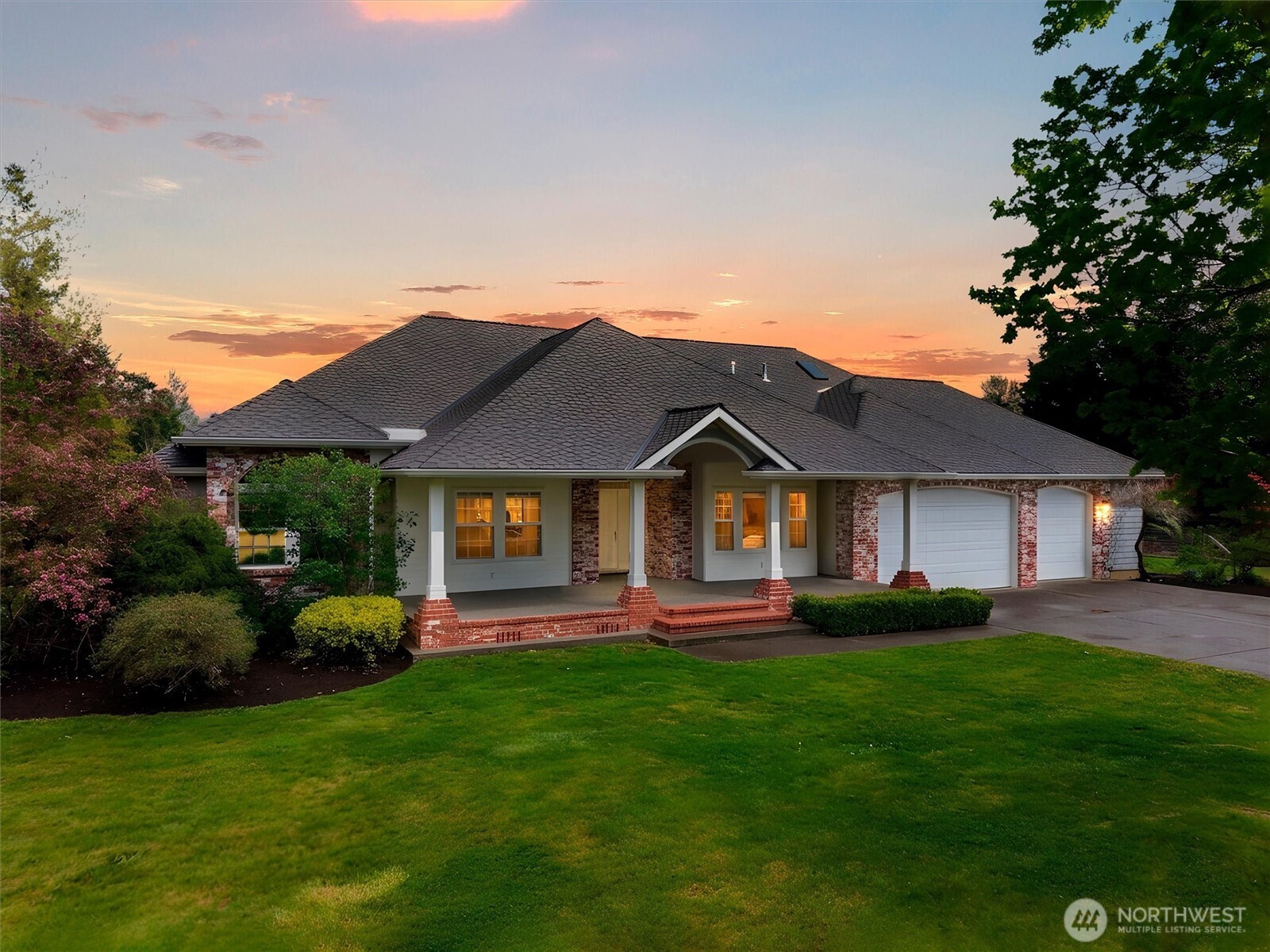 929 E Hemmi Road Property Photo 1