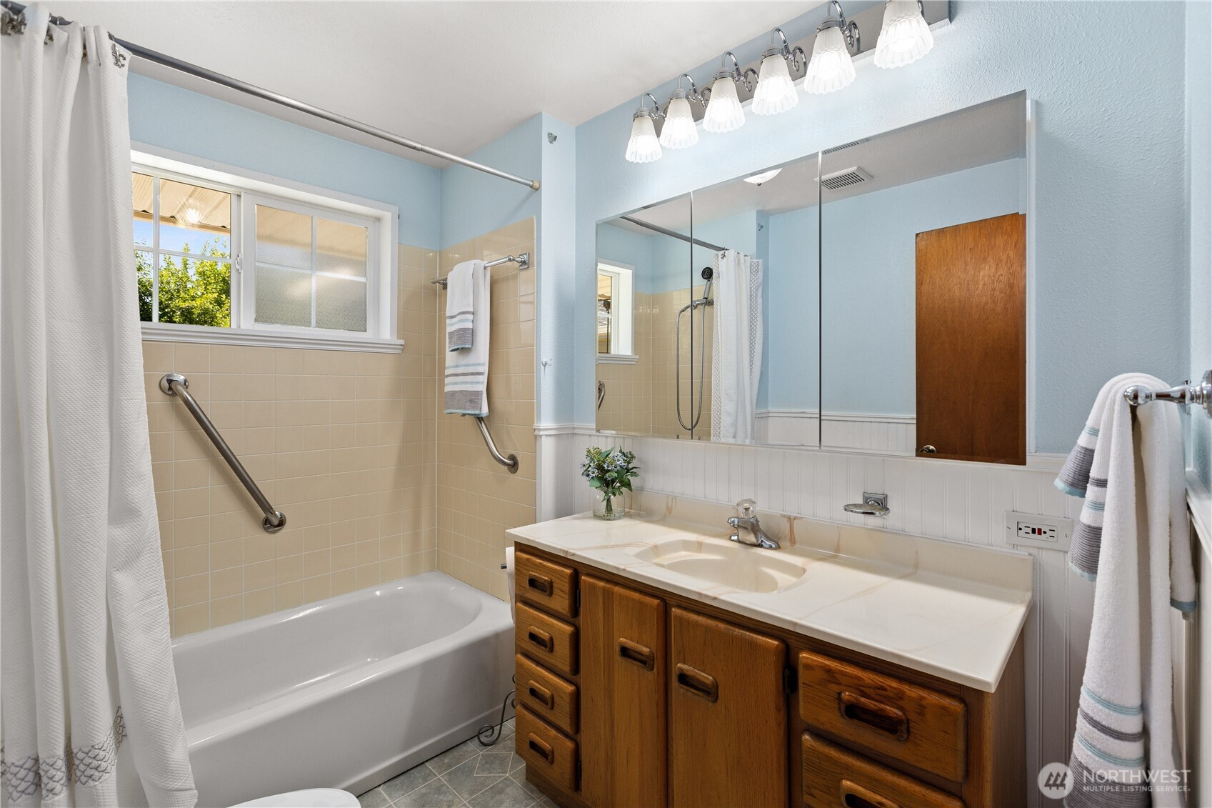 426 4th Avenue Property Photo 14