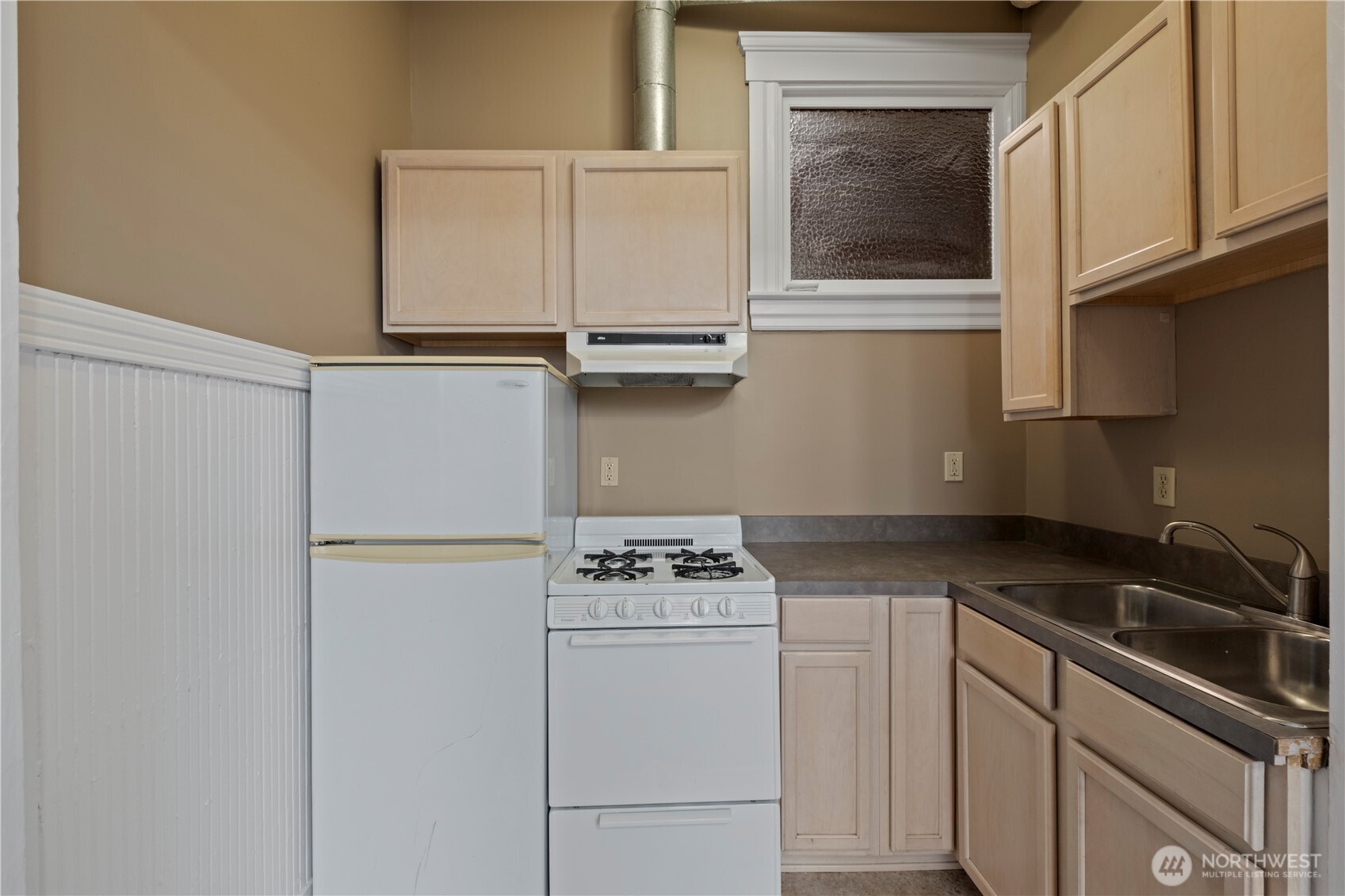176 S Howard Street Property Photo 22