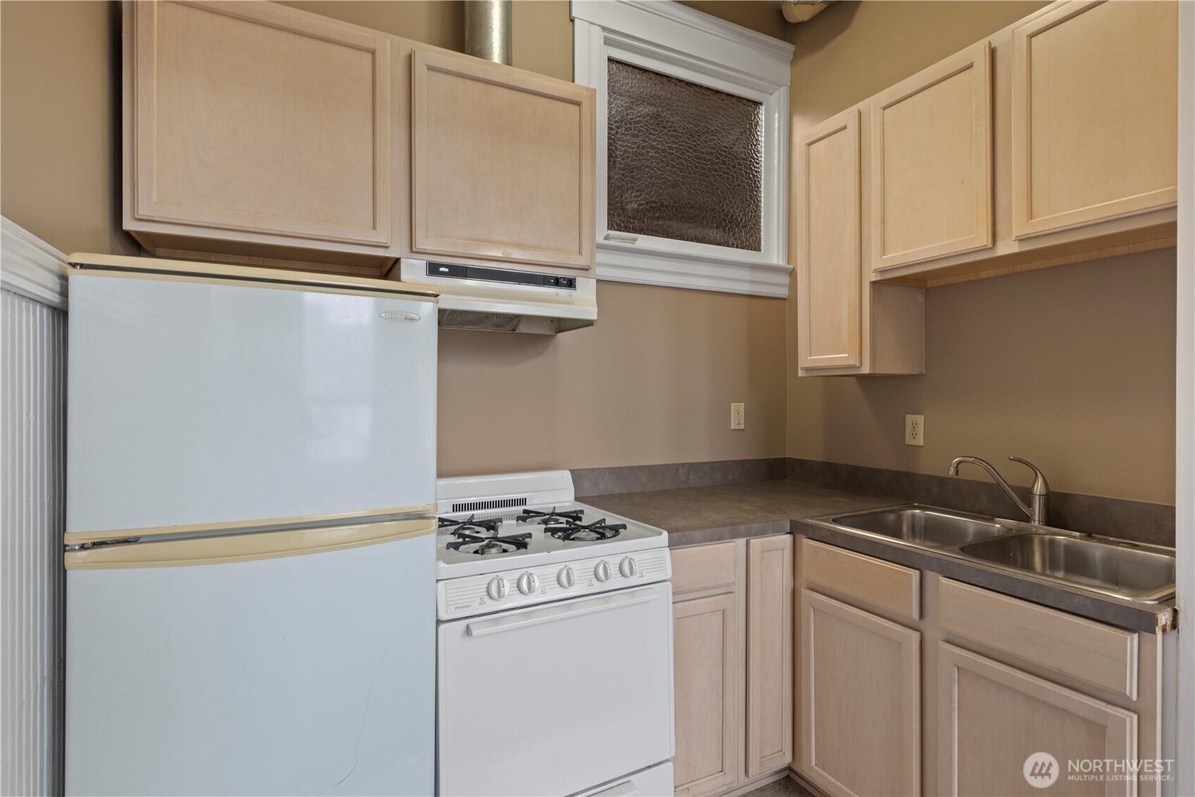 176 S Howard Street Property Photo 23