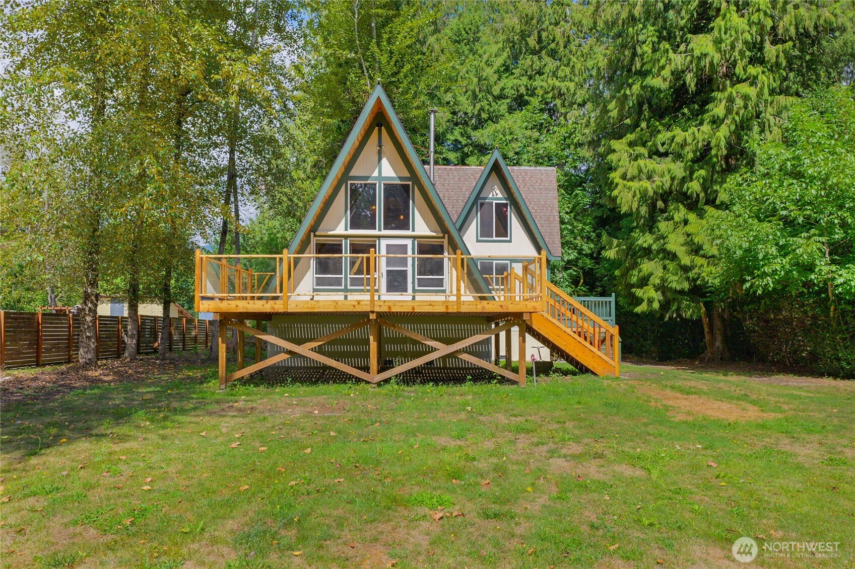 41819 S Shore Drive Property Photo 3