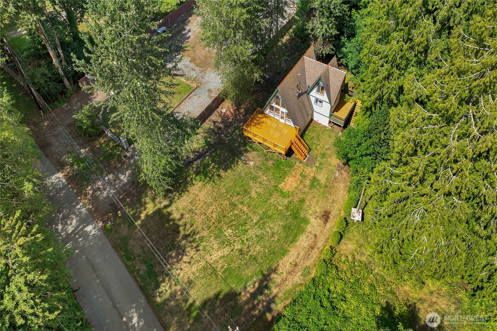 41819 S Shore Drive Property Photo 9