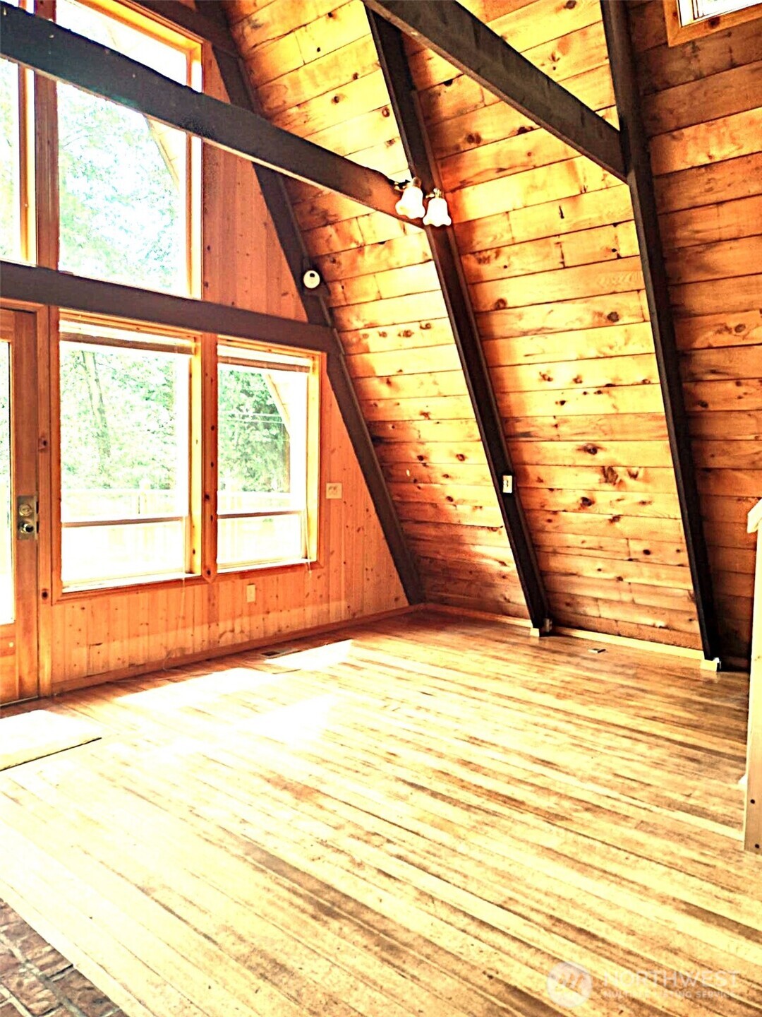 41819 S Shore Drive Property Photo 15