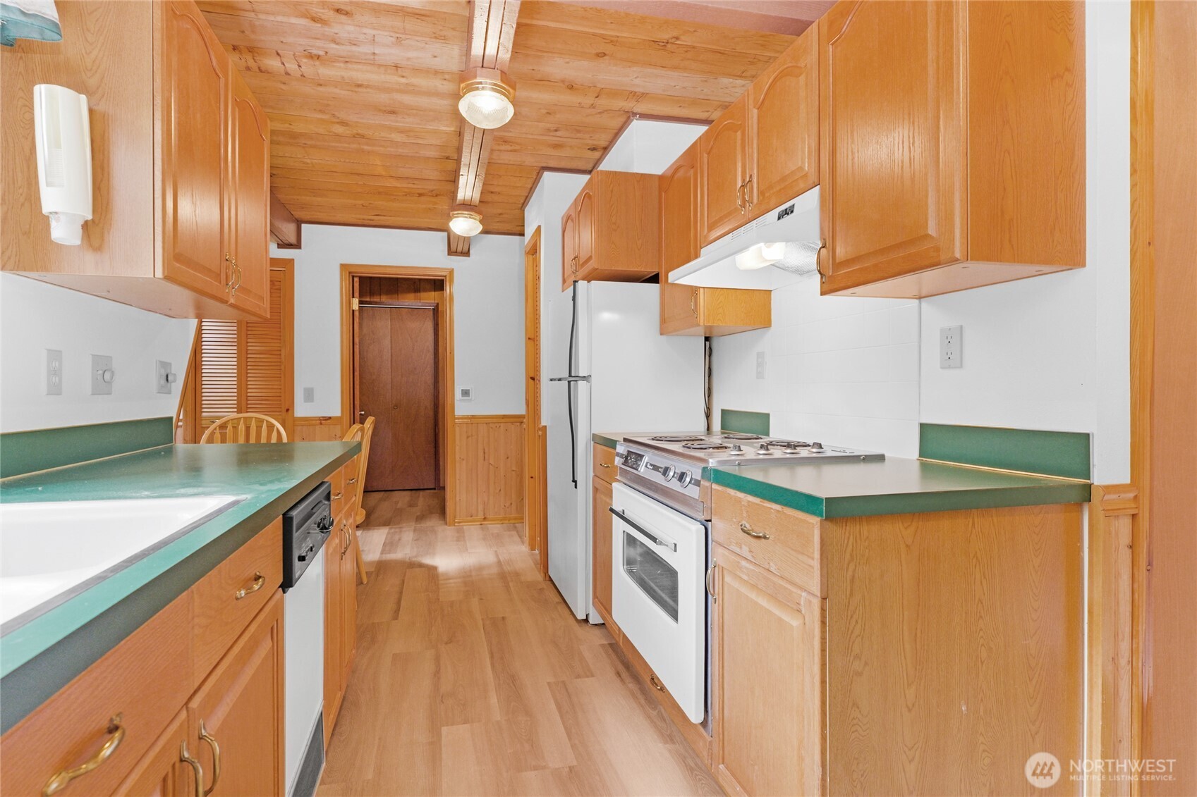 41819 S Shore Drive Property Photo 19