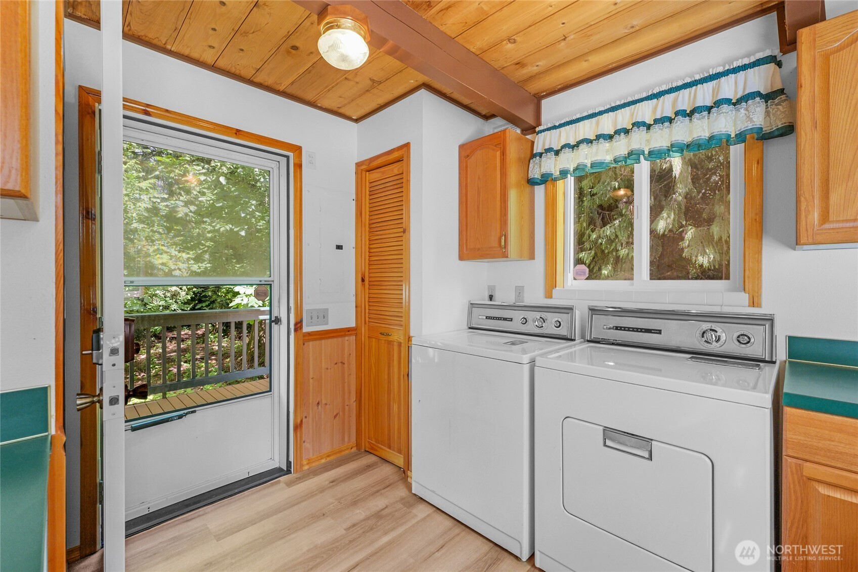 41819 S Shore Drive Property Photo 22