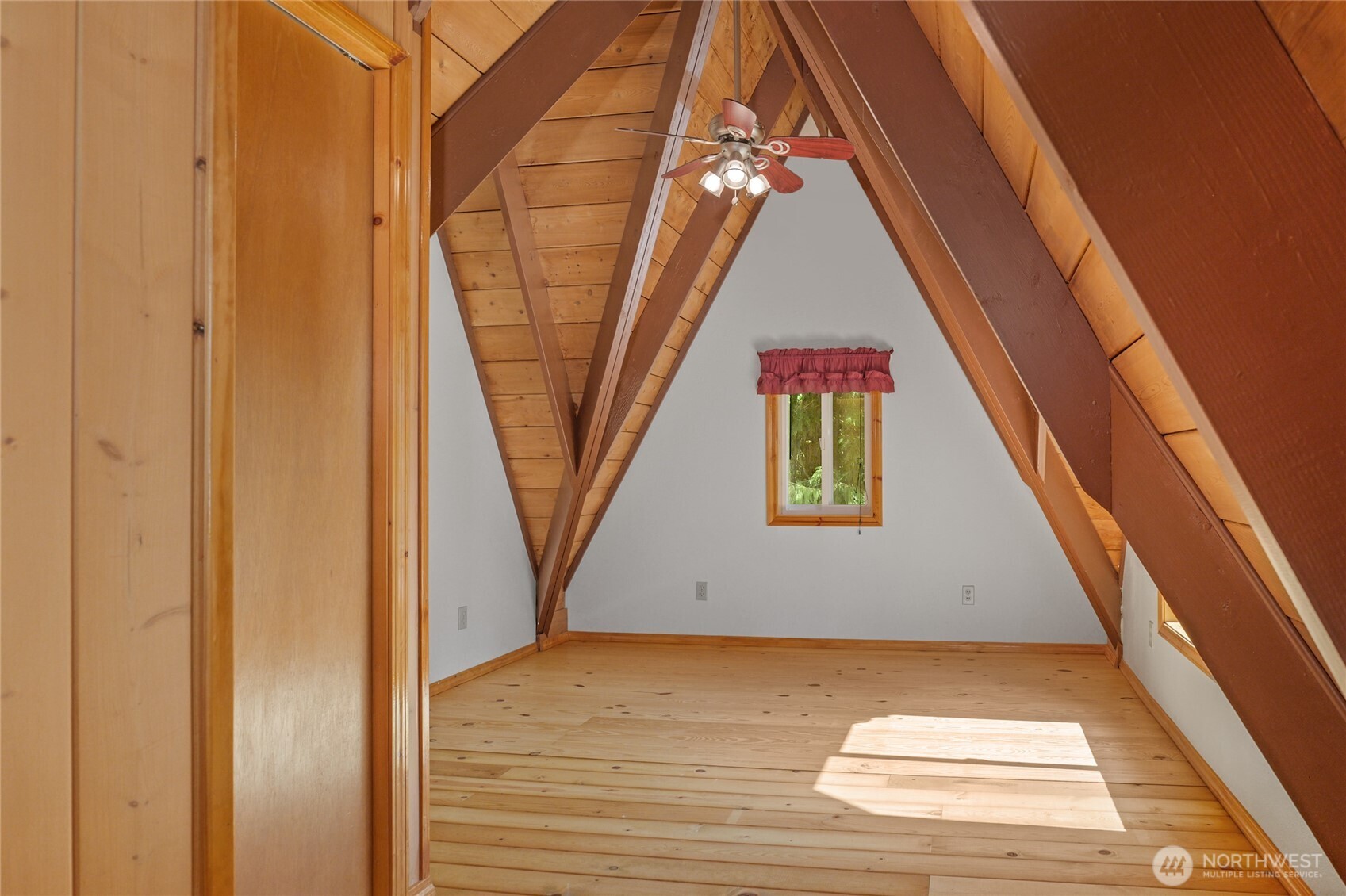 41819 S Shore Drive Property Photo 28