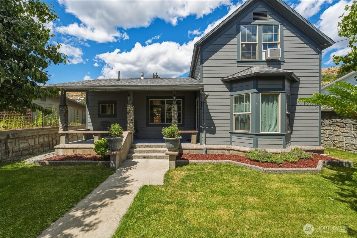 330 W Highland Avenue Property Photo 2