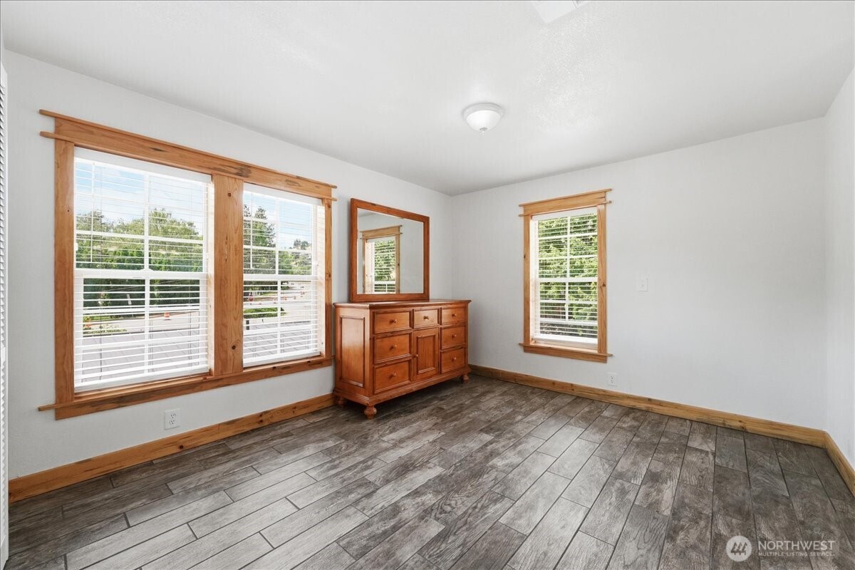 330 W Highland Avenue Property Photo 11