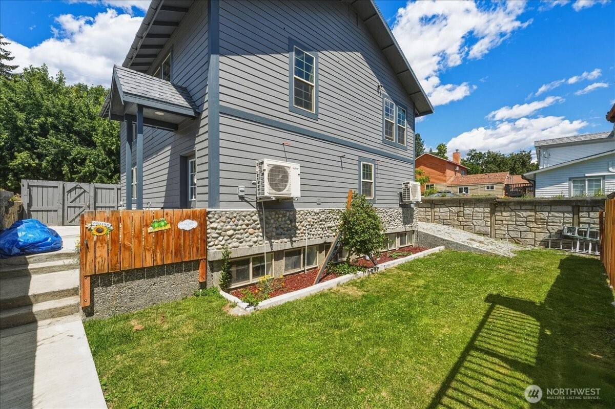 330 W Highland Avenue Property Photo 15