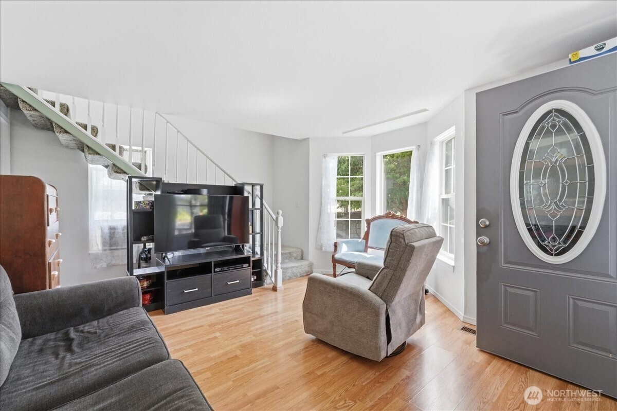 330 W Highland Avenue Property Photo 19