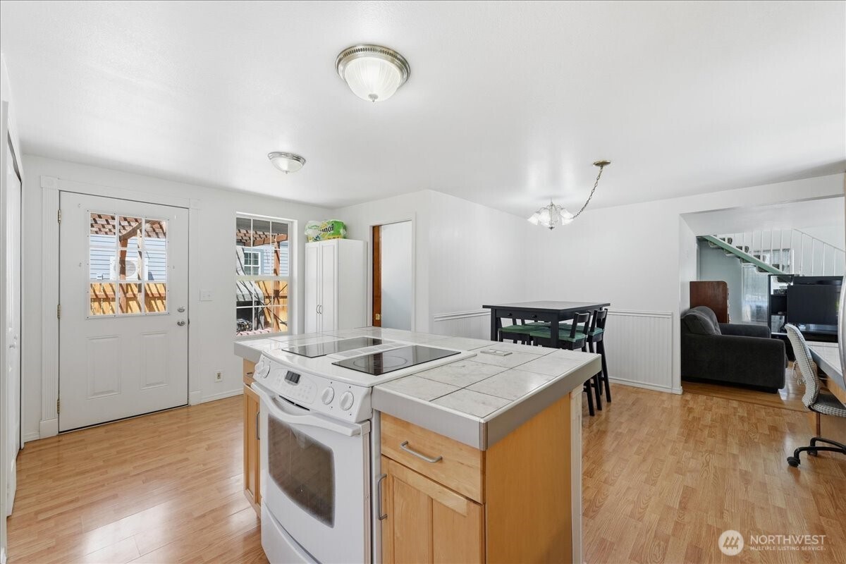 330 W Highland Avenue Property Photo 23