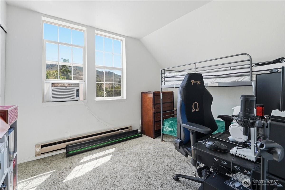 330 W Highland Avenue Property Photo 29