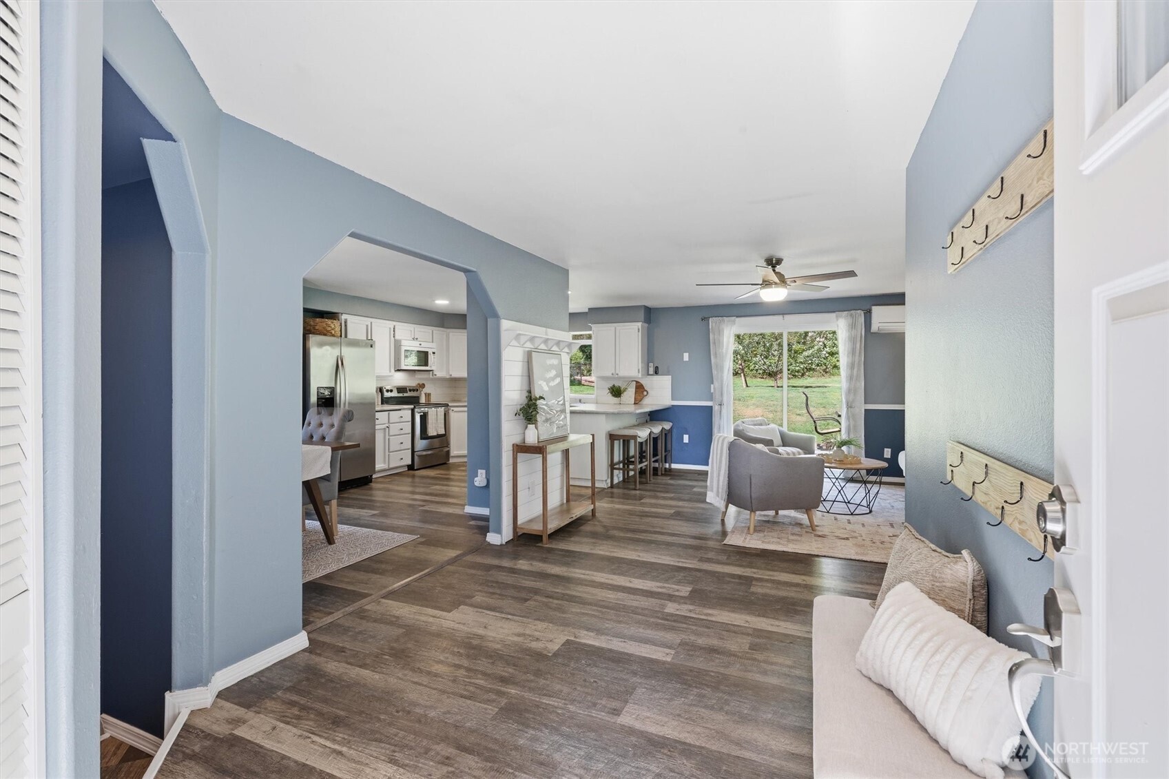 1586 Poplar Lane Property Photo 3