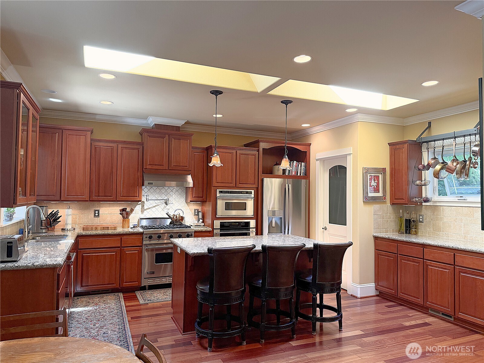 18210 Homeview Drive Property Photo 8