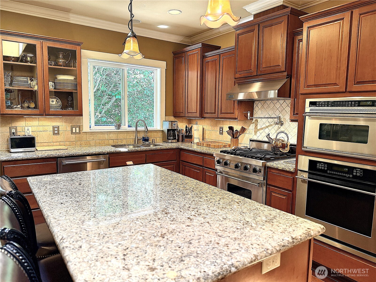 18210 Homeview Drive Property Photo 10
