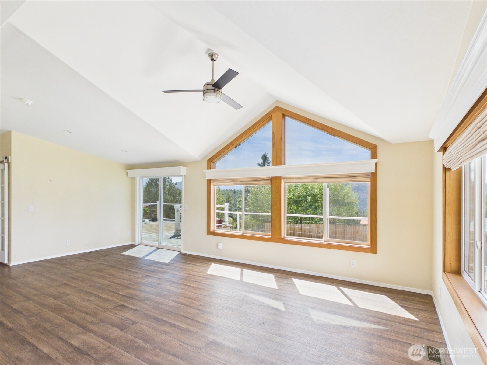 220 Center Road Property Photo 2