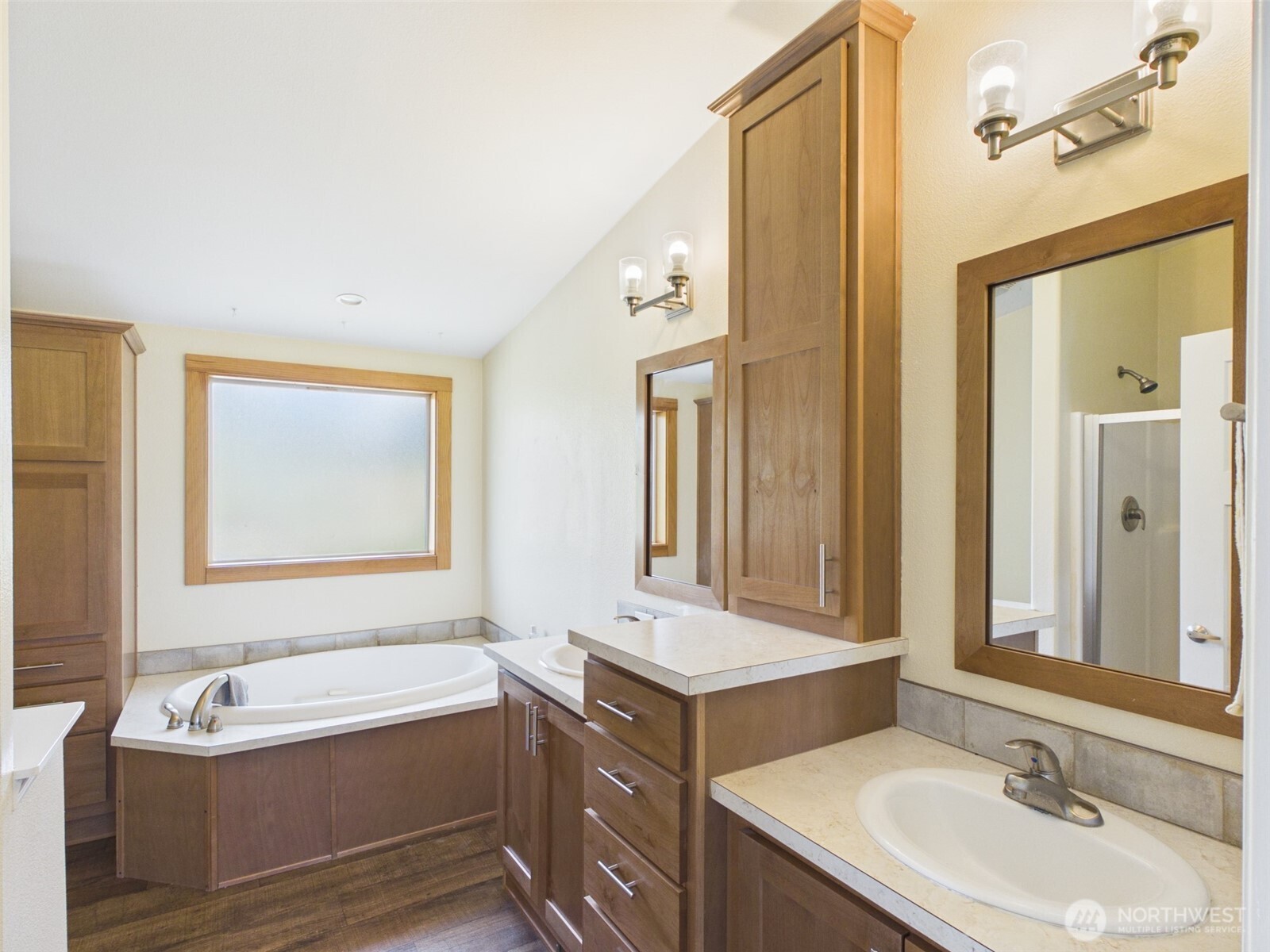 220 Center Road Property Photo 7