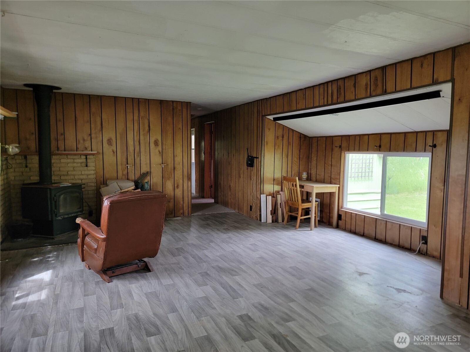 220 Center Road Property Photo 32