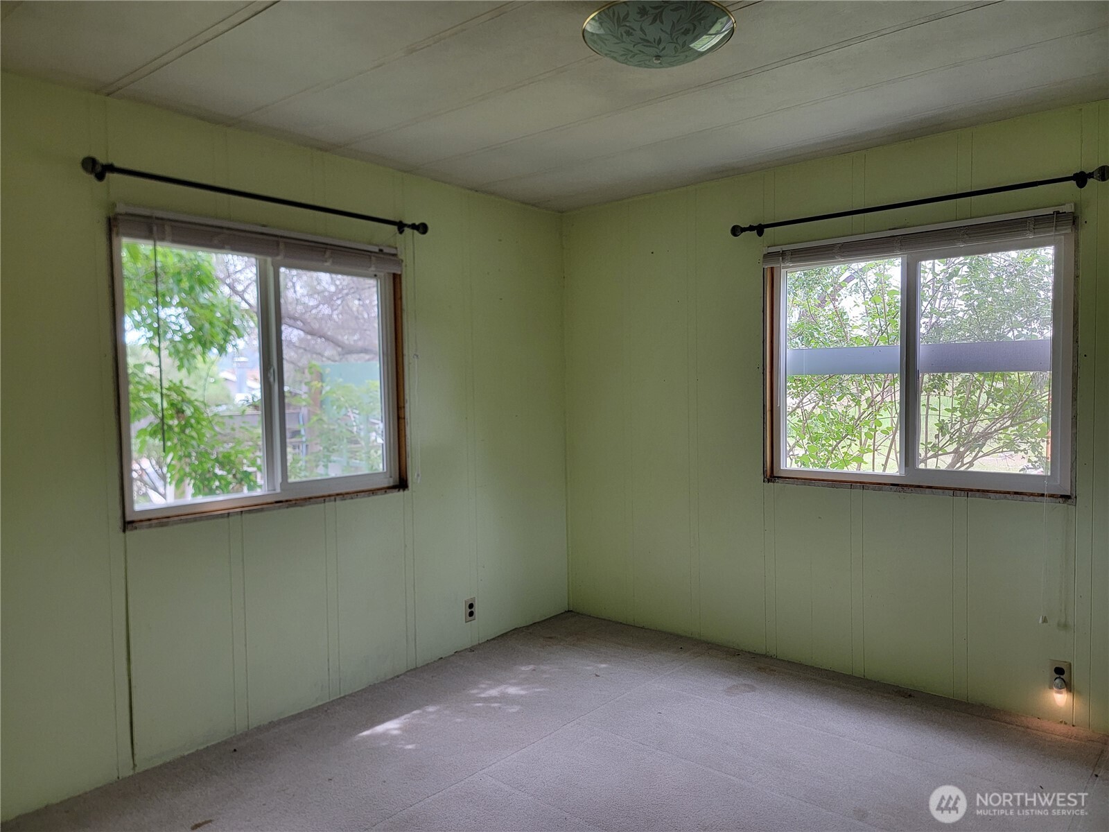 220 Center Road Property Photo 36