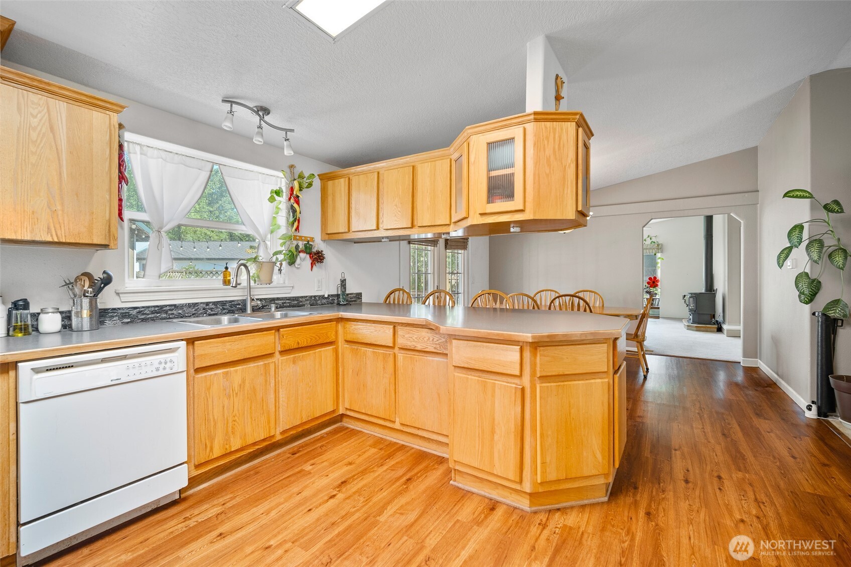 4230 Cody Road Property Photo 13