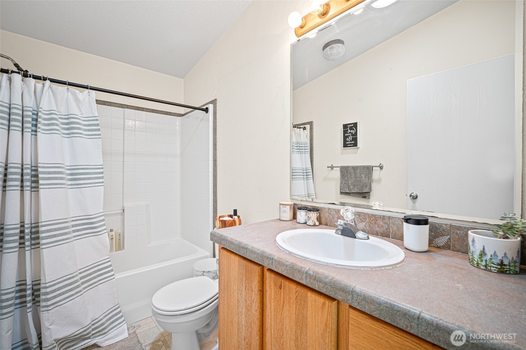 4230 Cody Road Property Photo 27