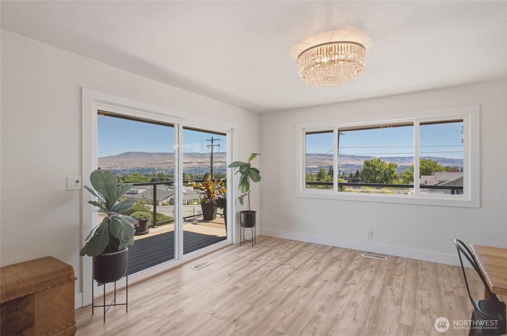 1202 S Hills Drive Property Photo 8