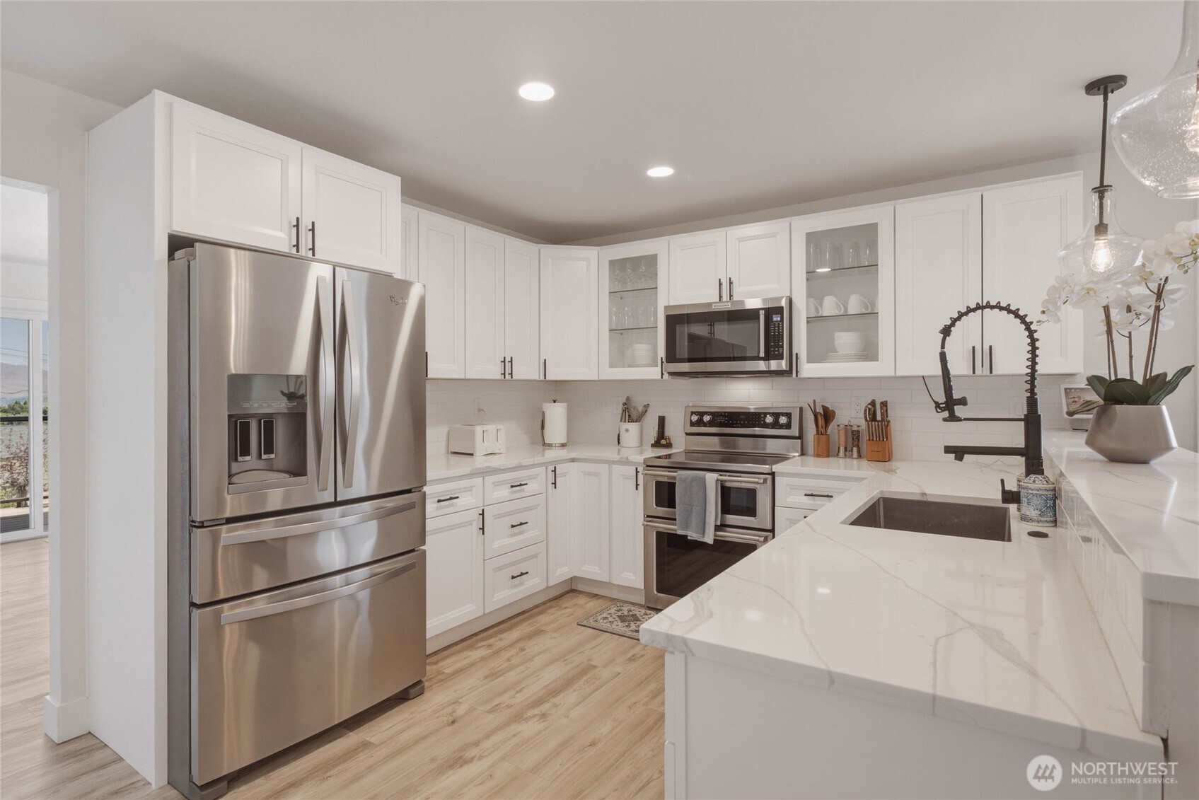 1202 S Hills Drive Property Photo 11