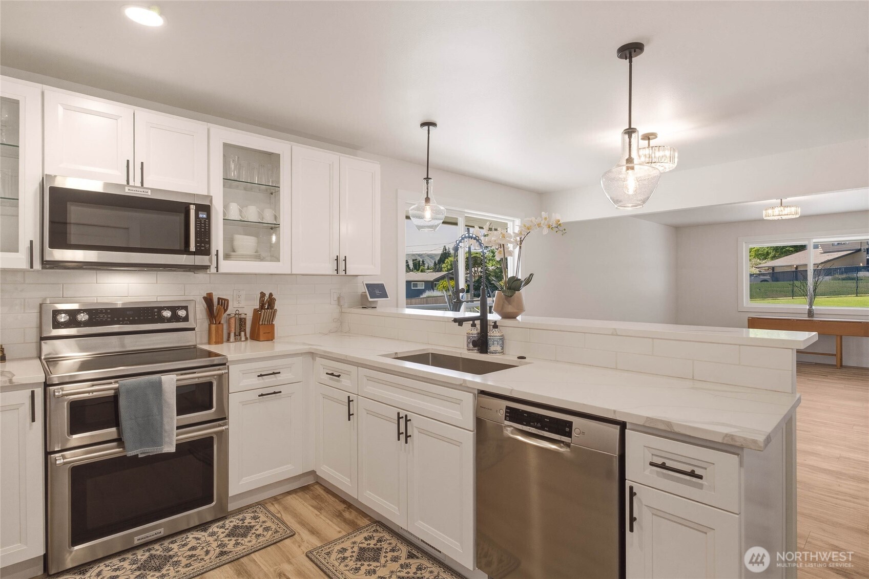 1202 S Hills Drive Property Photo 12