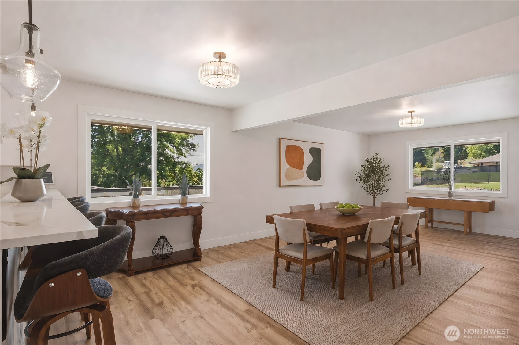 1202 S Hills Drive Property Photo 15