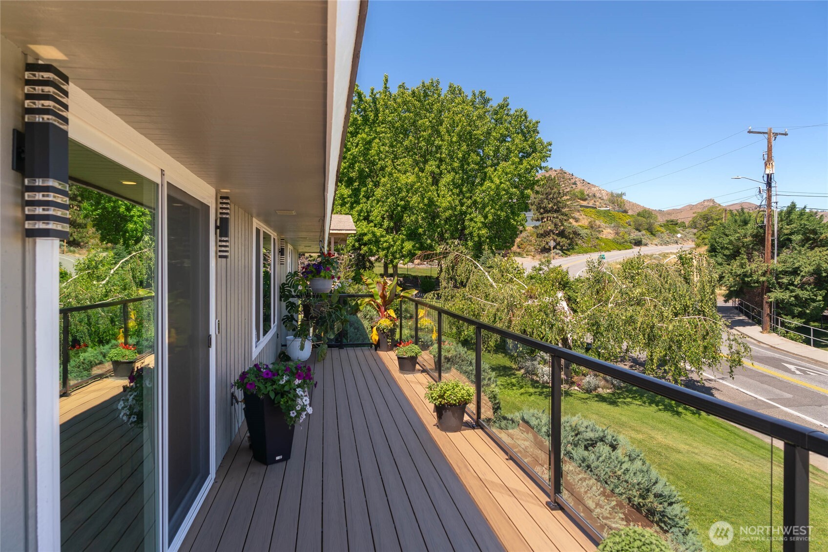 1202 S Hills Drive Property Photo 20