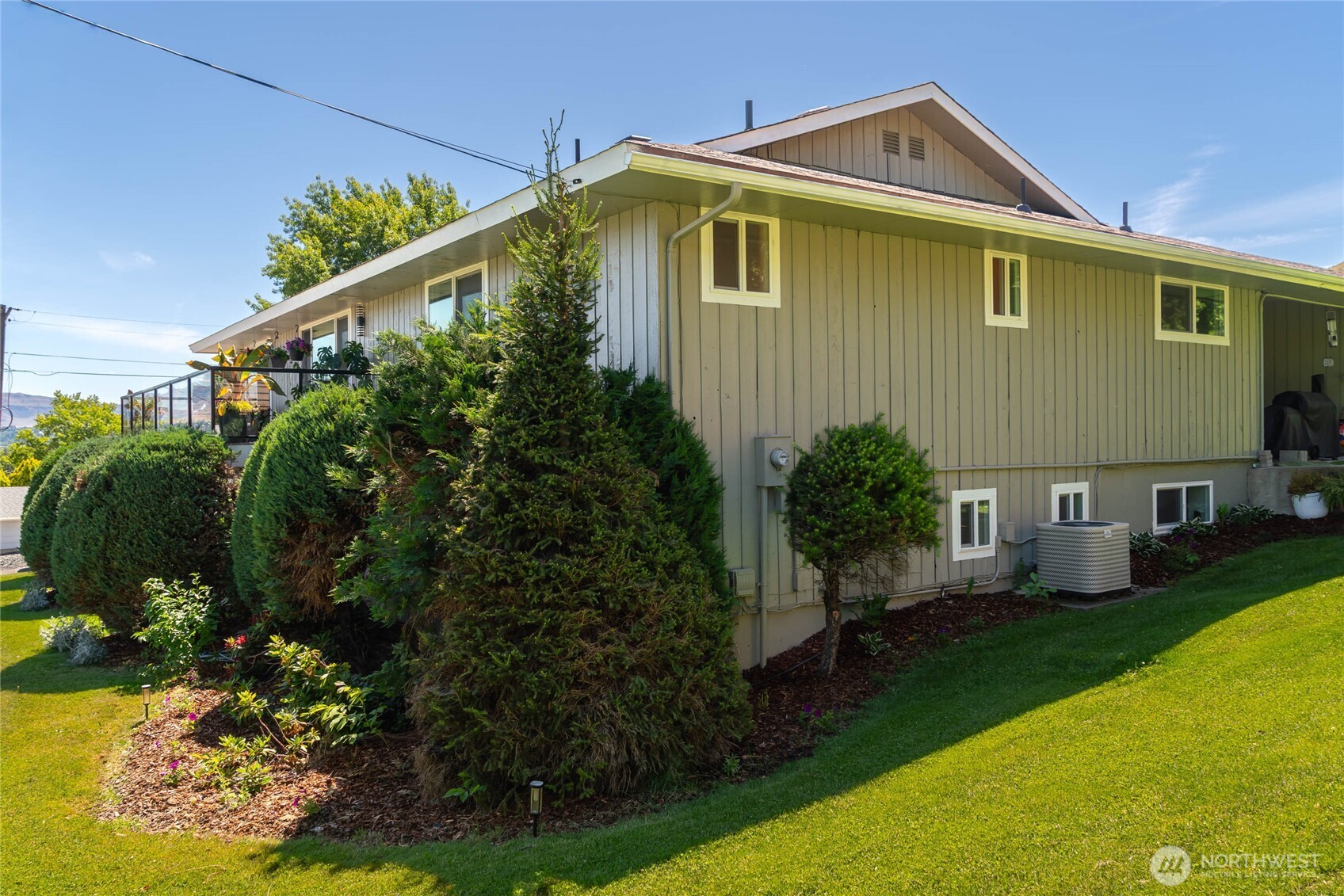 1202 S Hills Drive Property Photo 21