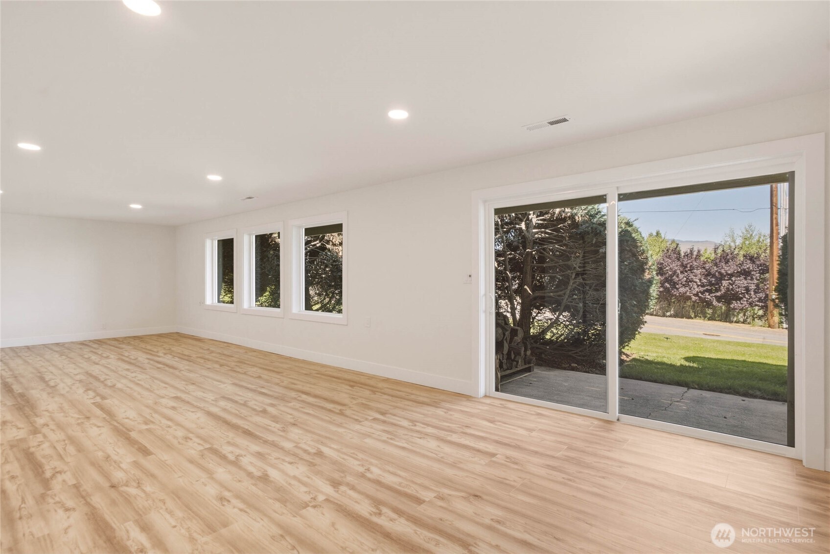1202 S Hills Drive Property Photo 28
