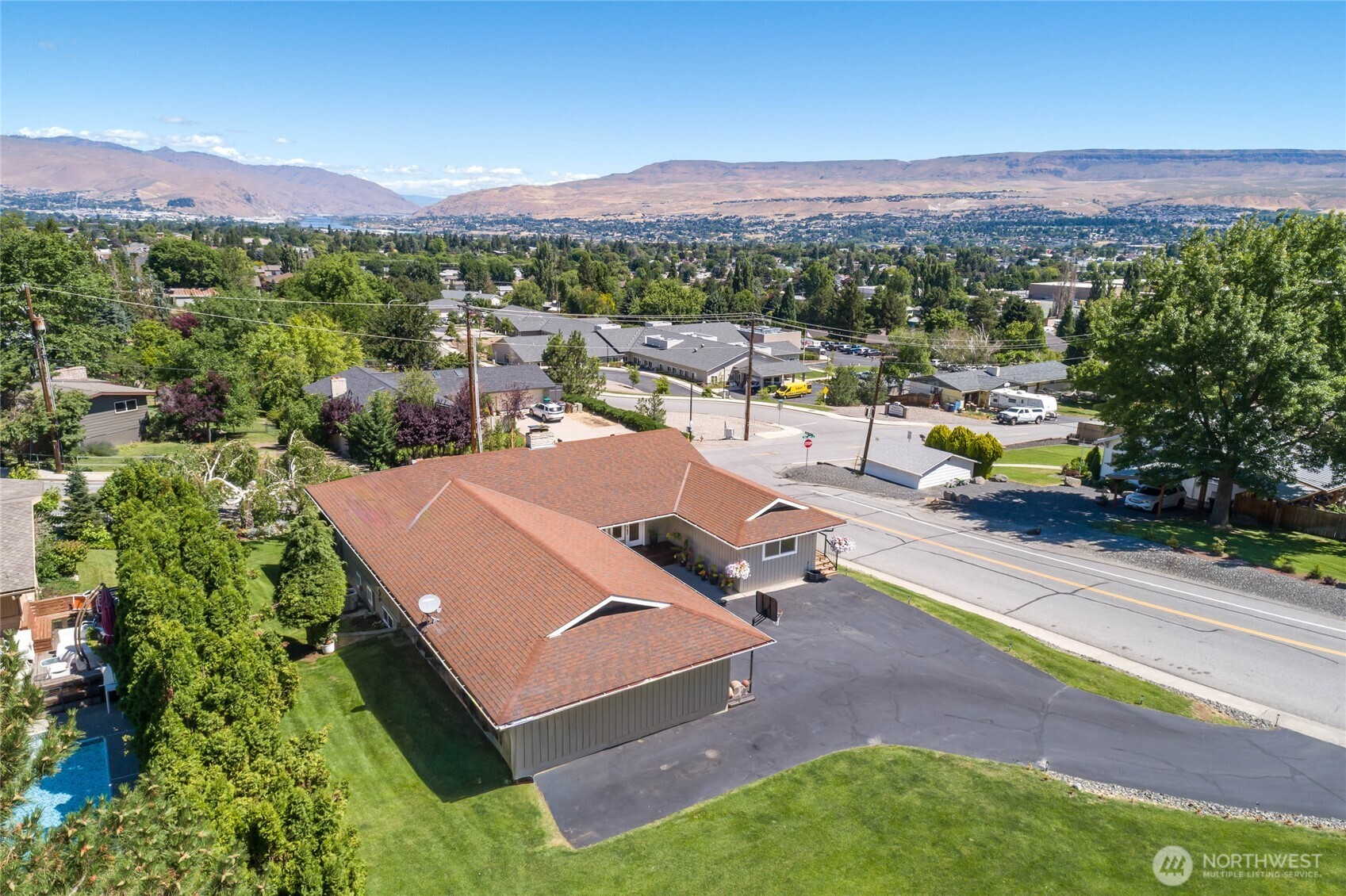 1202 S Hills Drive Property Photo 39