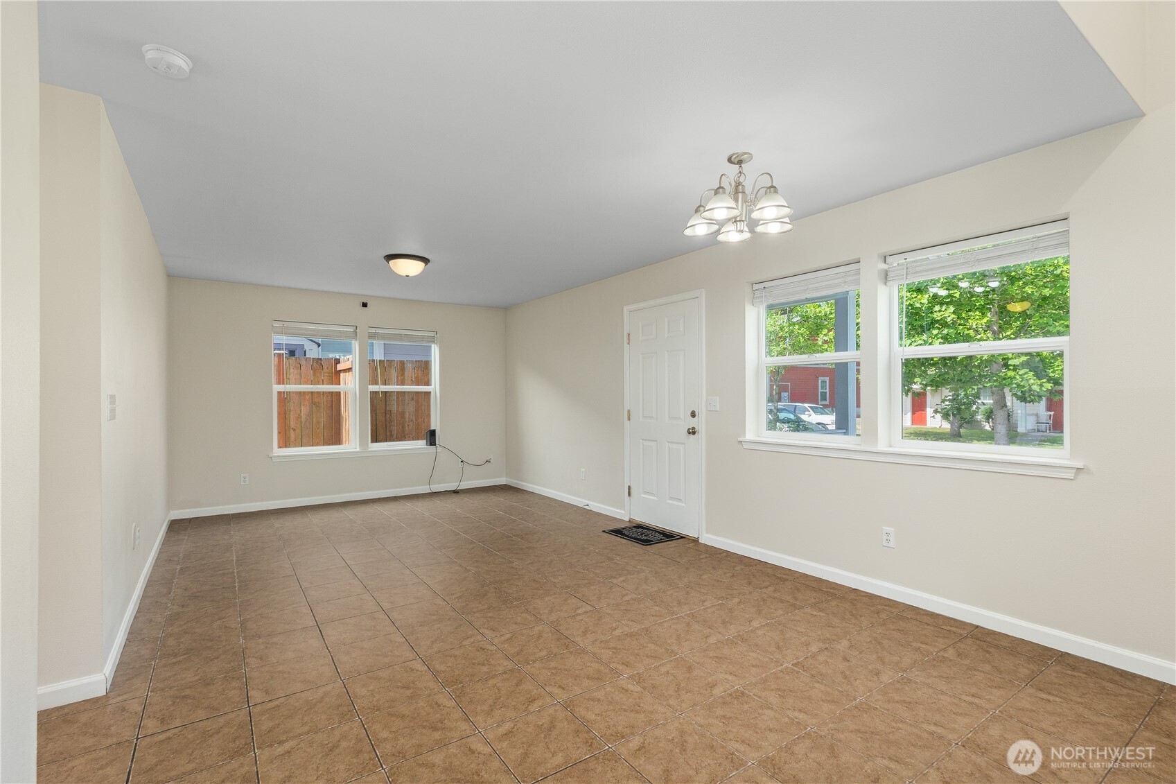 4127 E T Street Property Photo 4