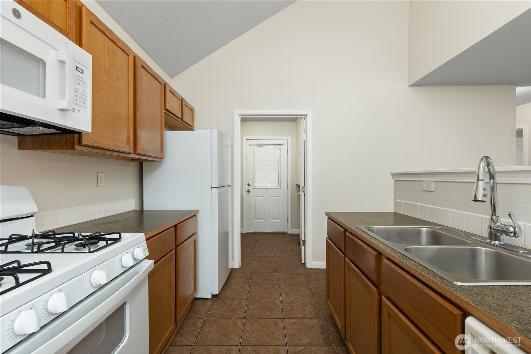 4127 E T Street Property Photo 7
