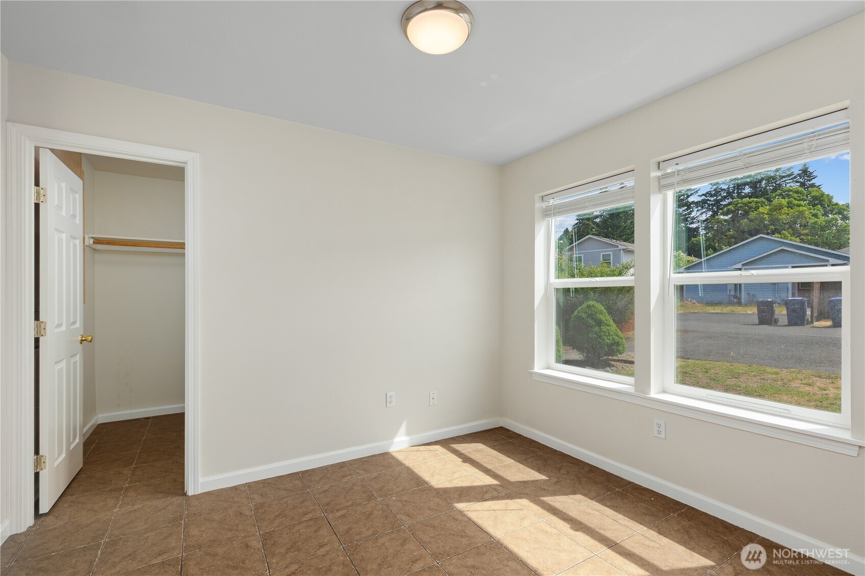 4127 E T Street Property Photo 11