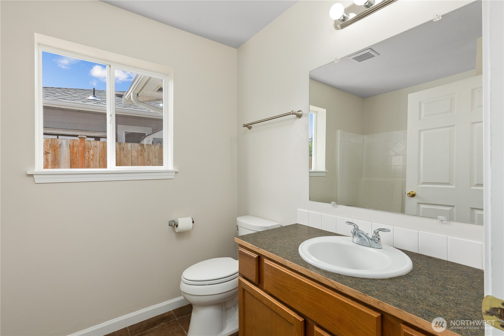 4127 E T Street Property Photo 12