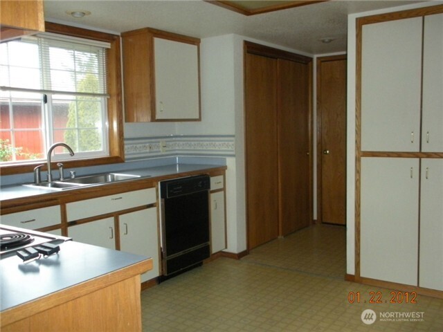 91 Brittany Lane Property Photo 4