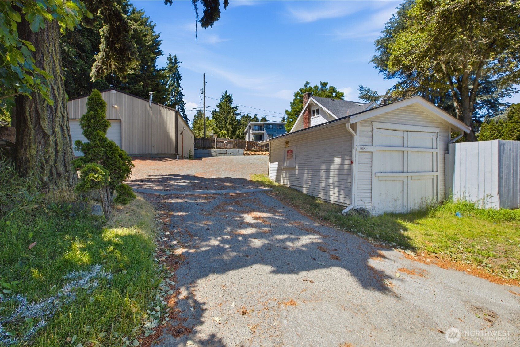 13025 Ambaum Boulevard A & B Property Photo 2