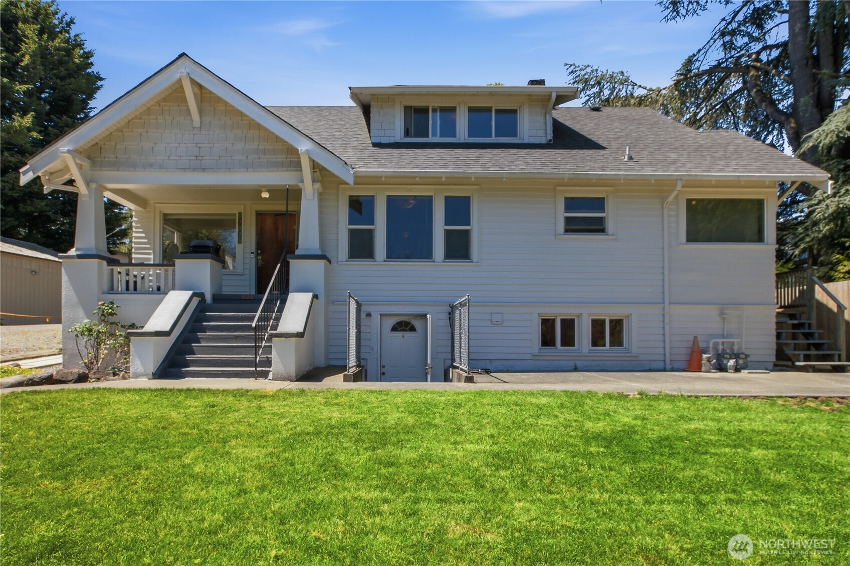 13025 Ambaum Boulevard A & B Property Photo 4