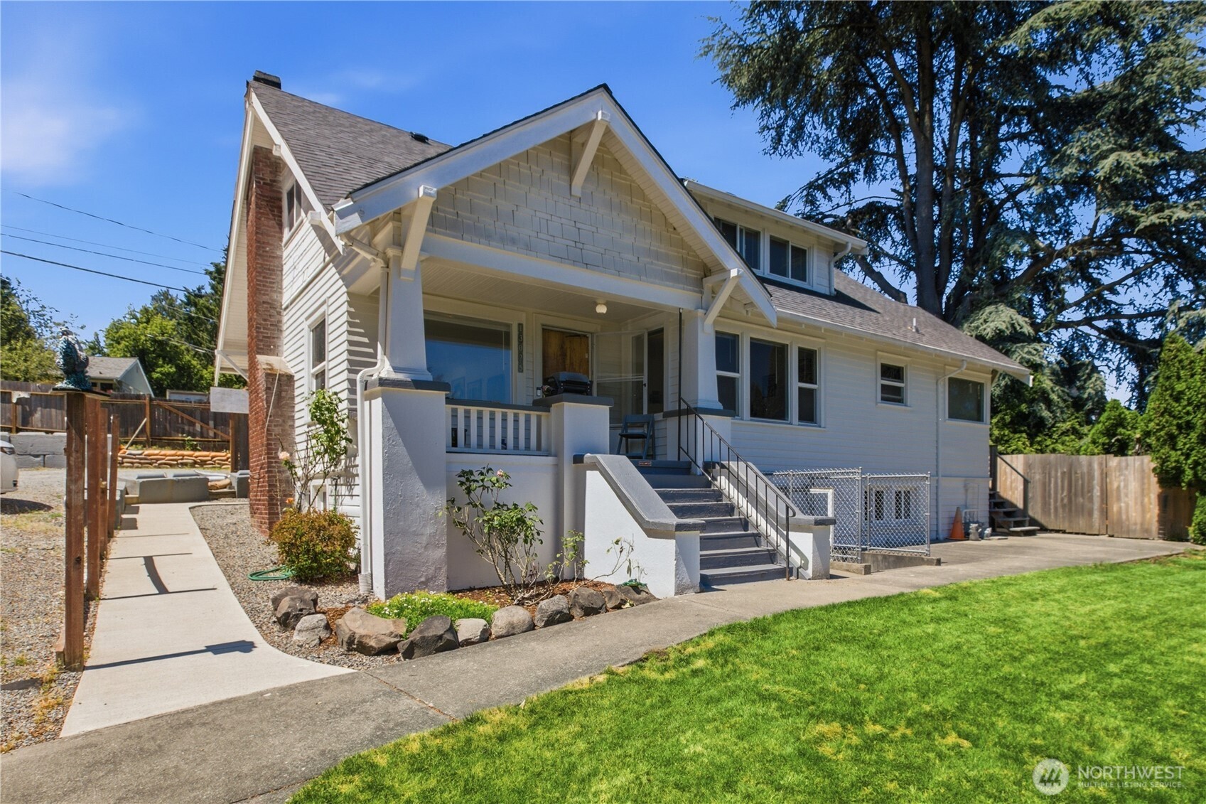 13025 Ambaum Boulevard A & B Property Photo 5