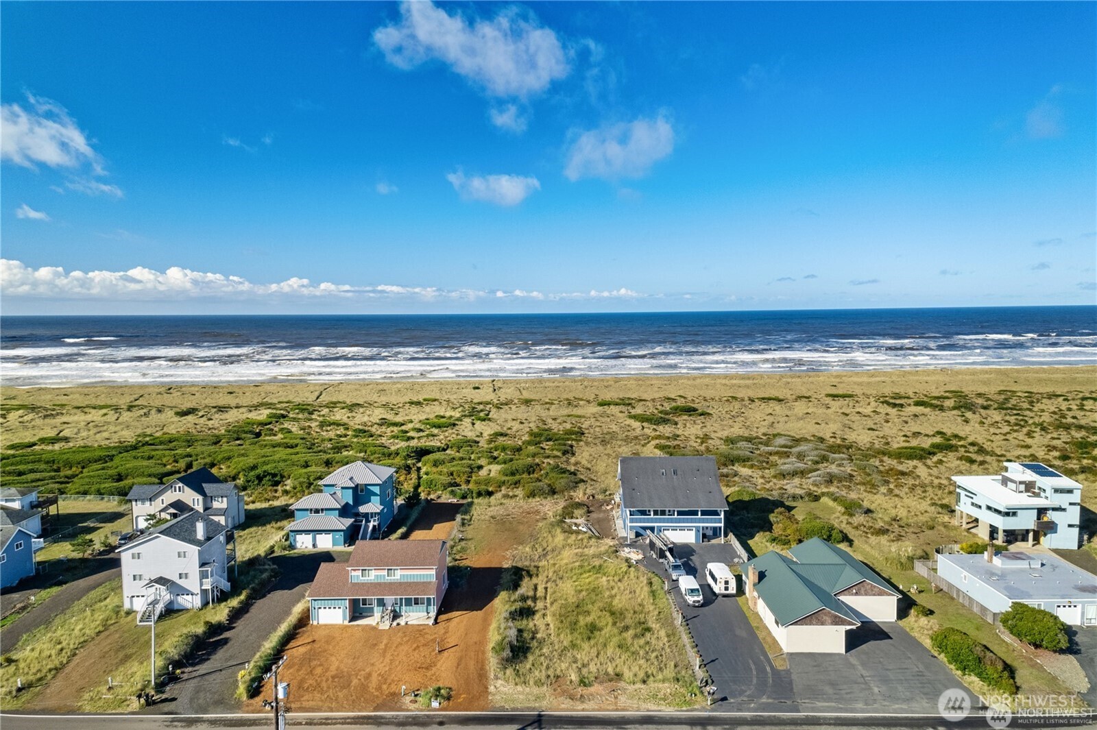 1075 OCEAN SHORES Boulevard Property Photo 1