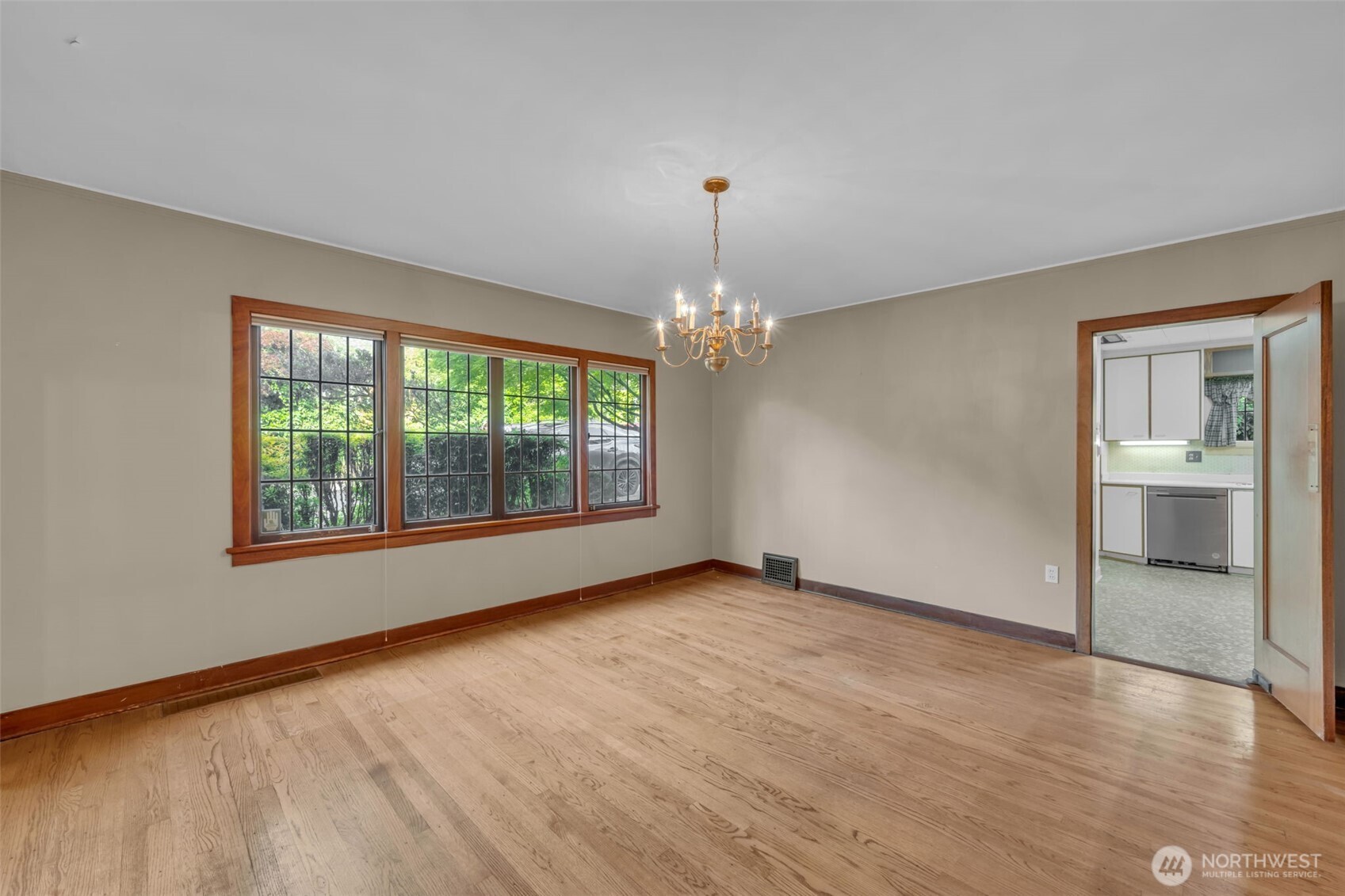 434 N Borough Road Property Photo 10