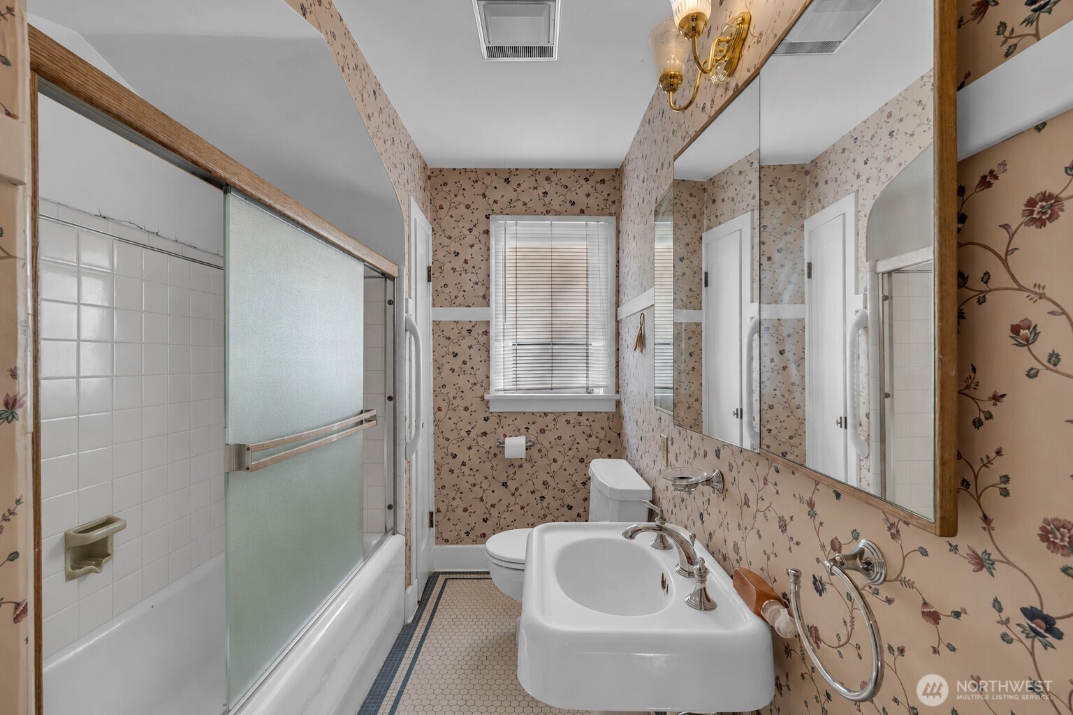 434 N Borough Road Property Photo 14