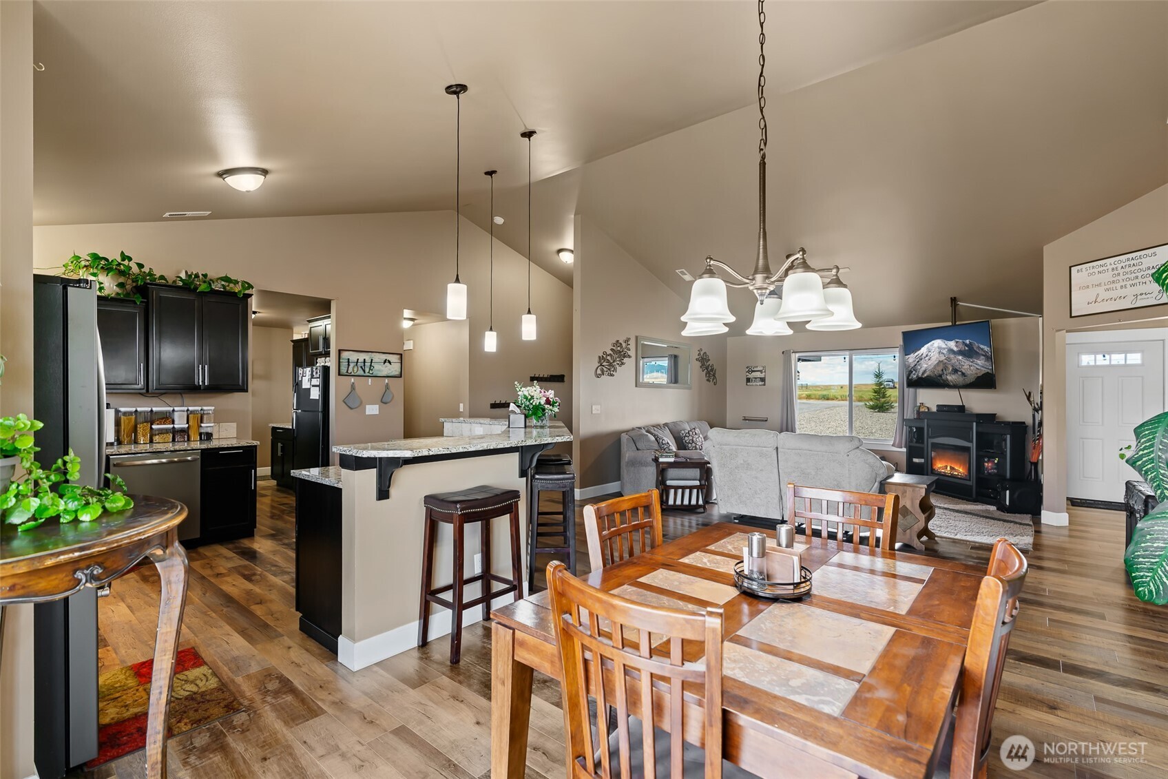 1510 Bitterbrush Drive Property Photo 13